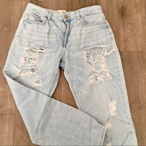 Women’s distressed jeans